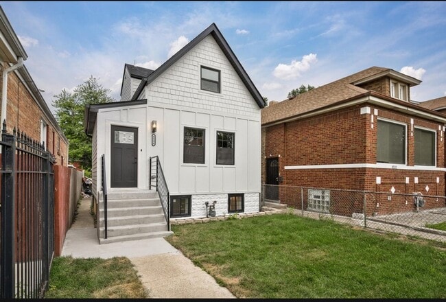 property at 8536 S Morgan St