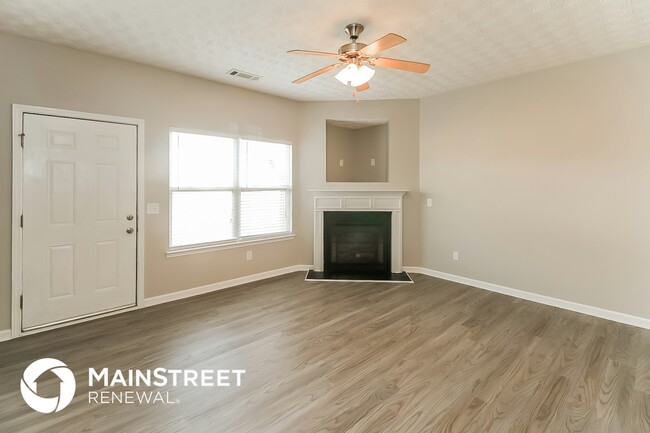 2363 Bigwood Trail, Unit E114 in College Park, GA - Foto de edificio - Building Photo