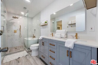 19619 Ermine St in Santa Clarita, CA - Building Photo - Building Photo