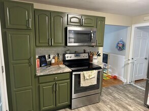 23 Tiverton Pky in Worcester, MA - Building Photo - Building Photo