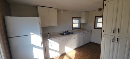 218 N Pine St in Conway, MO - Building Photo - Building Photo