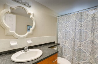 Redington Retreat in Redington Shores, FL - Building Photo - Building Photo