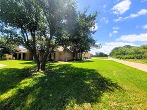2525 Colt Ln in Crowley, TX - Foto de edificio - Building Photo