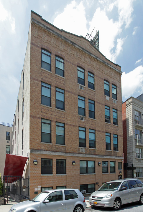 Grand Avenue Residence in Brooklyn, NY - Building Photo