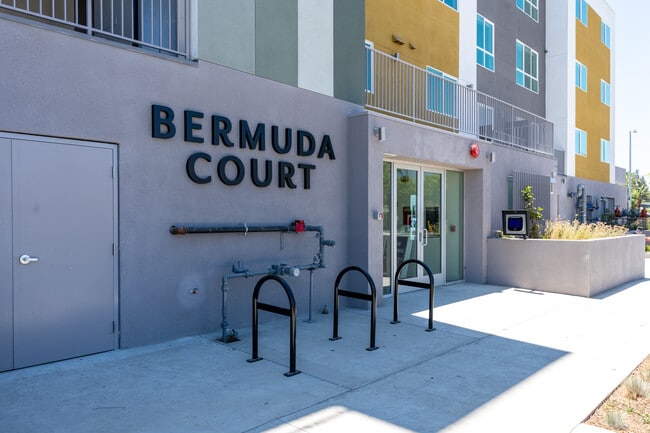Bermuda Court in Mission Hills, CA - Building Photo - Building Photo