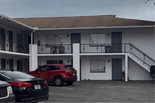 1625 Espanola Ave in Daytona Beach, FL - Building Photo