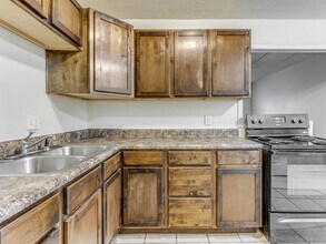 4205 NE 16th Terrace in Oklahoma City, OK - Building Photo - Building Photo