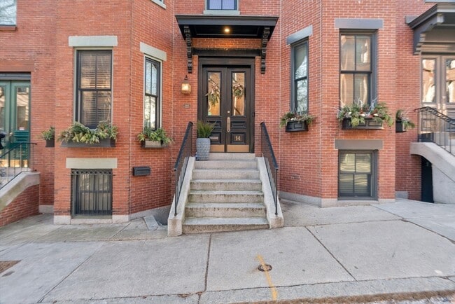 property at 14 Auburn St