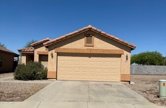 678 W Kingman Loop in Casa Grande, AZ - Building Photo - Building Photo