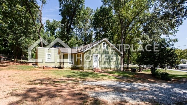 3051 Springdale Rd in Atlanta, GA - Building Photo - Building Photo