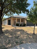 7637 Cayenne Ln in Austin, TX - Building Photo