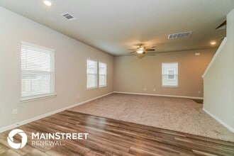 1017 Round Bale Rd in Hutto, TX - Building Photo - Building Photo