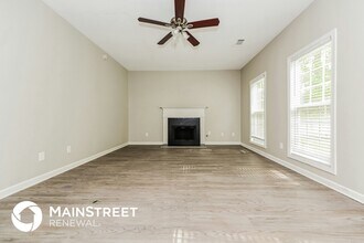 1785 Emerald Dr in Jonesboro, GA - Foto de edificio - Building Photo