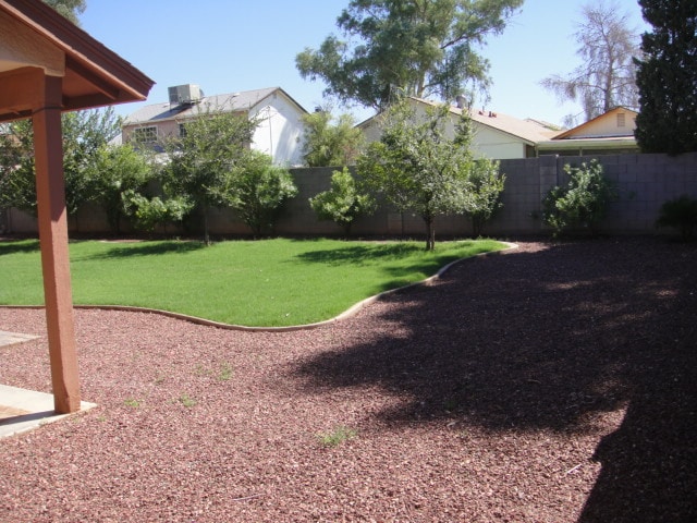 15831 N 23rd Dr in Phoenix, AZ - Foto de edificio - Building Photo