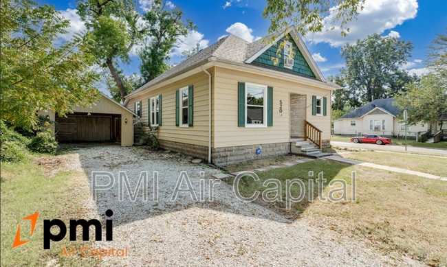 520 Old Main St in Newton, KS - Building Photo - Building Photo