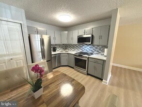 27 Gilpin Ct in Trenton, NJ - Building Photo - Building Photo
