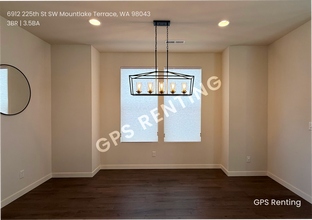 6912 225th St SW in Mountlake Terrace, WA - Foto de edificio - Building Photo