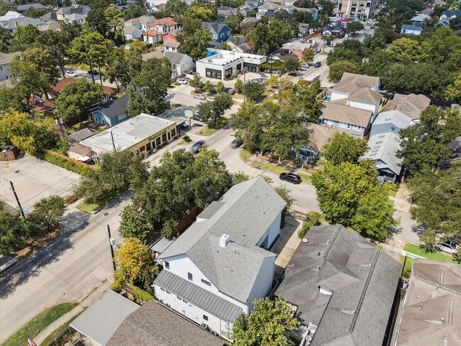 1136 Woodland St in Houston, TX - Building Photo - Building Photo
