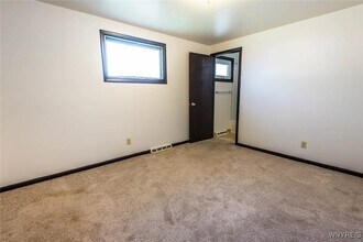 111-Right Sunshine Dr in Amherst, NY - Building Photo - Building Photo