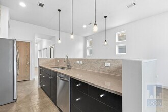 1520 Parker Ln in Austin, TX - Building Photo - Building Photo