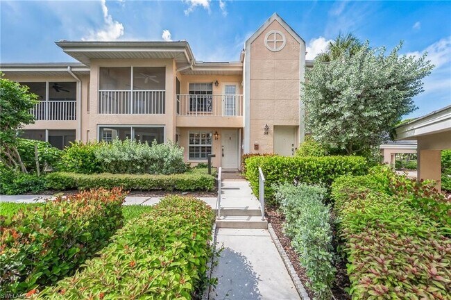 5633 Turtle Bay Dr in Naples, FL - Building Photo - Building Photo