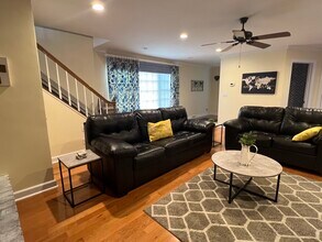 1200 36th Ave, Unit C in Moline, IL - Foto de edificio - Building Photo