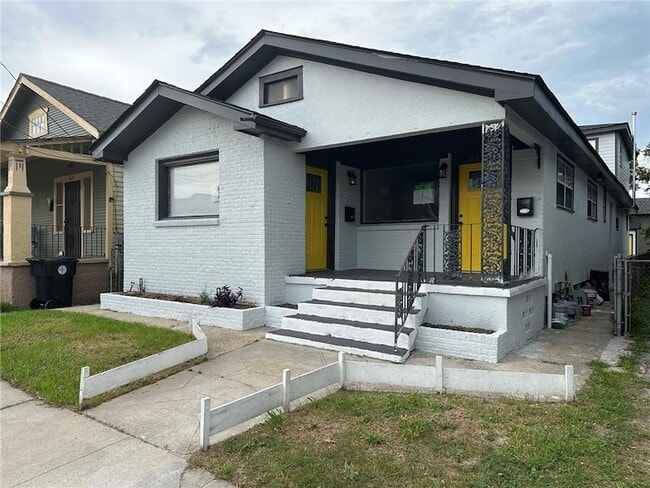 property at 832 Vallette St