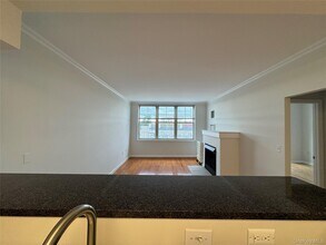 300 Mamaroneck Ave in White Plains, NY - Building Photo - Building Photo