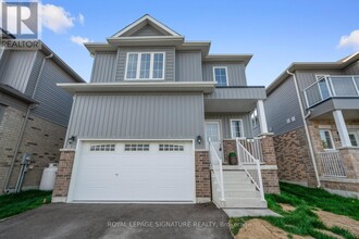 36 Hillcroft Wy in Kawartha Lakes, ON - Building Photo - Building Photo