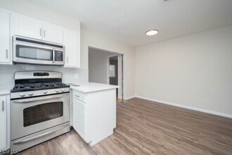 71 Franklin St in Tenafly, NJ - Building Photo - Building Photo