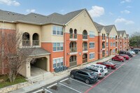 The Alhambra - Old in San Antonio, TX - Foto de edificio - Building Photo