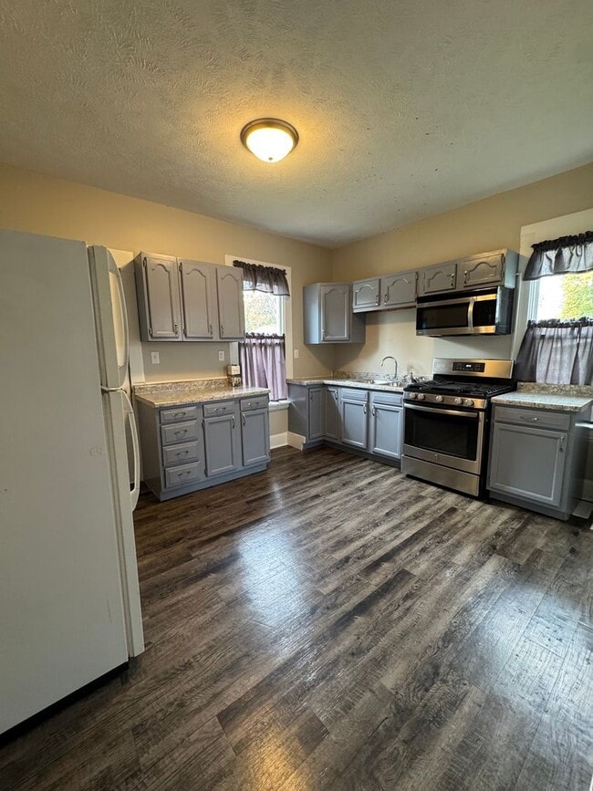 1401 W Elm St in Bloomington, IL - Building Photo - Building Photo