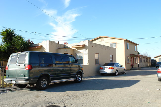 63 Hebbron Ave in Salinas, CA - Building Photo - Building Photo