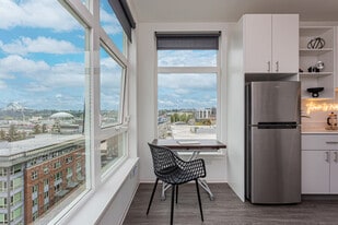 Koz on Market in Tacoma, WA - Building Photo