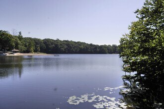 77 Post Rd in Danbury, CT - Building Photo - Building Photo