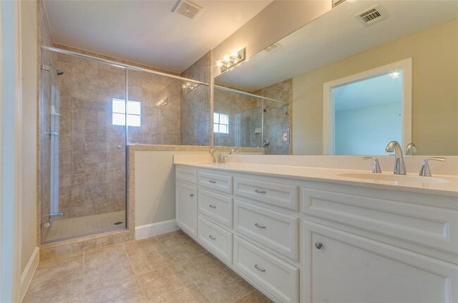 property at 612 E 38th St