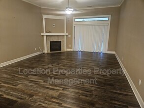 5742 Chimney Rocks Cir in Lawrence, KS - Building Photo - Building Photo