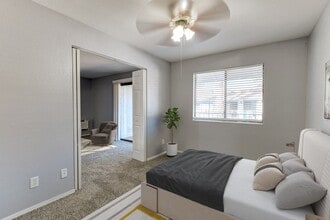 Arcadia Pointe Apartments in Las Vegas, NV - Building Photo - Building Photo