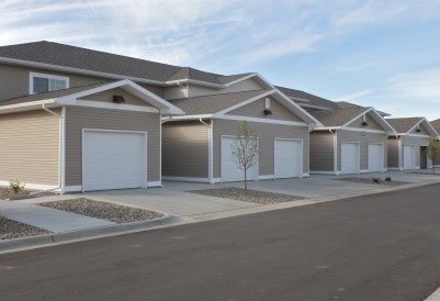 Lincoln Park Townhomes in Dickinson, ND - Foto de edificio - Building Photo