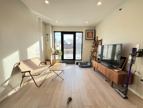 40-22 61st St in Queens, NY - Building Photo - Building Photo