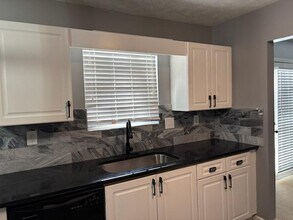 6736 Cambridge Dr in Rex, GA - Building Photo - Building Photo