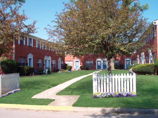 Hamilton Arms Apartments in Columbus, OH - Building Photo - Building Photo