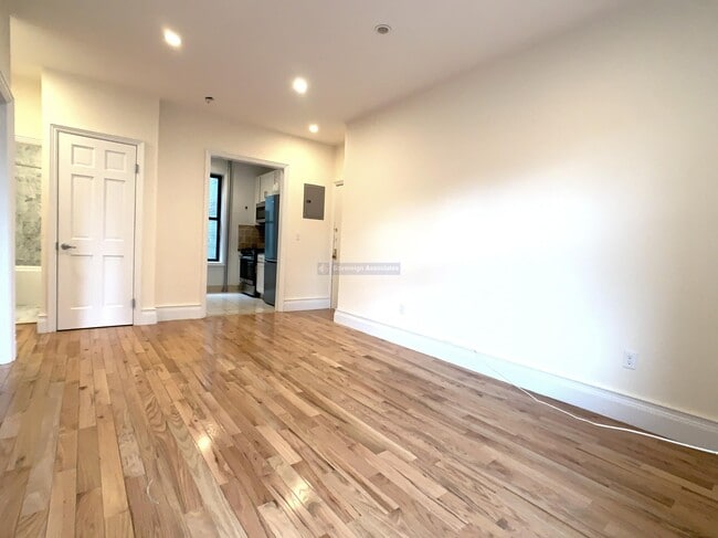 41-47 Saint Nicholas Terrace, Unit 56 in New York, NY - Building Photo - Building Photo