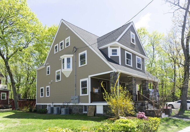 62 Gordon St, Unit 3 in Boston, MA - Foto de edificio - Building Photo