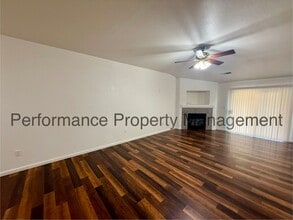 12607 Spoleto Ave in Bakersfield, CA - Building Photo - Building Photo