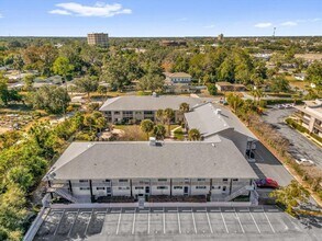 1250 S Denning Dr in Winter Park, FL - Foto de edificio - Building Photo
