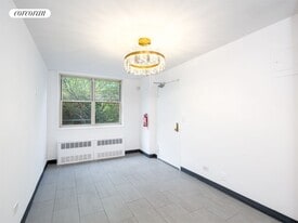 185 E 85th St in New York, NY - Building Photo