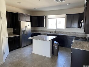 3195 Sterling Ridge Cir in Sparks, NV - Building Photo - Building Photo