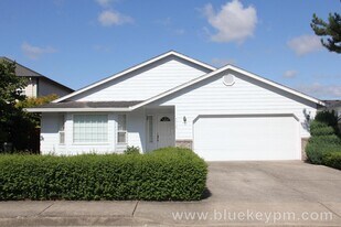 4918 NE 131st Ct in Vancouver, WA - Building Photo
