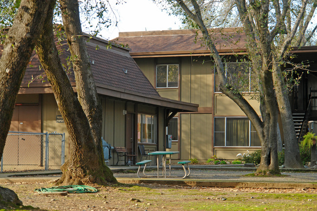 321 South St in Redding, CA - Building Photo - Building Photo